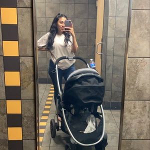 Meet your Posher, Vaniaa